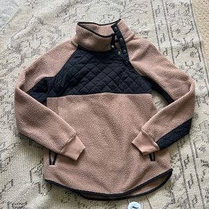 Abercrombie two toned asymmetrical quilted fleece jacket